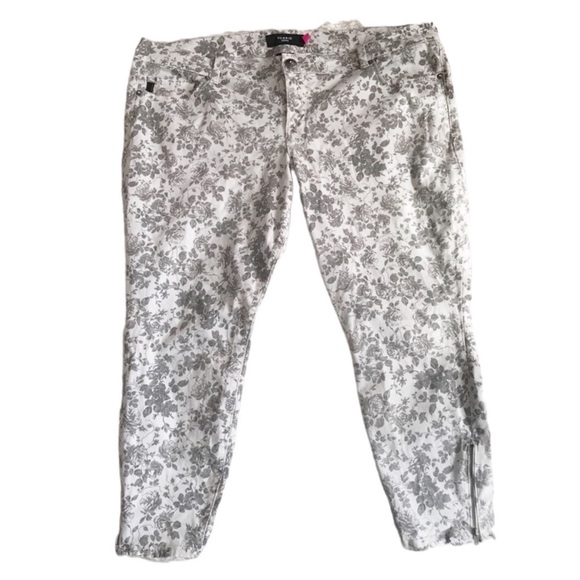 TORRID DENIM We Swear By The Fit Floral Print Stiletto Ankle Zip Gray/White 16 - Picture 2 of 6
